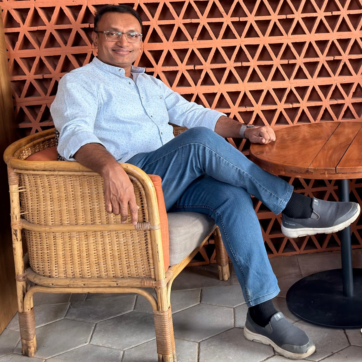 Dr. Mahesh